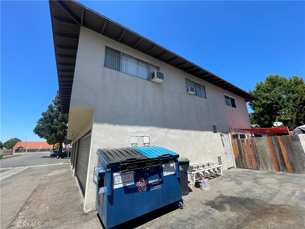 2732 West Orion Ave