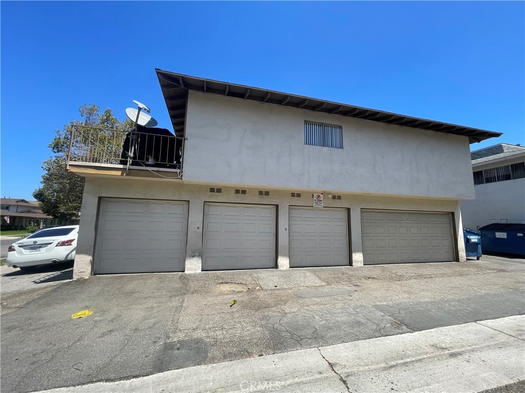2732 West Orion Ave
