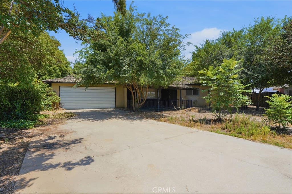 Photo of 1924 S Tipton Court, Visalia, CA 93292 (MLS # PI26122255)