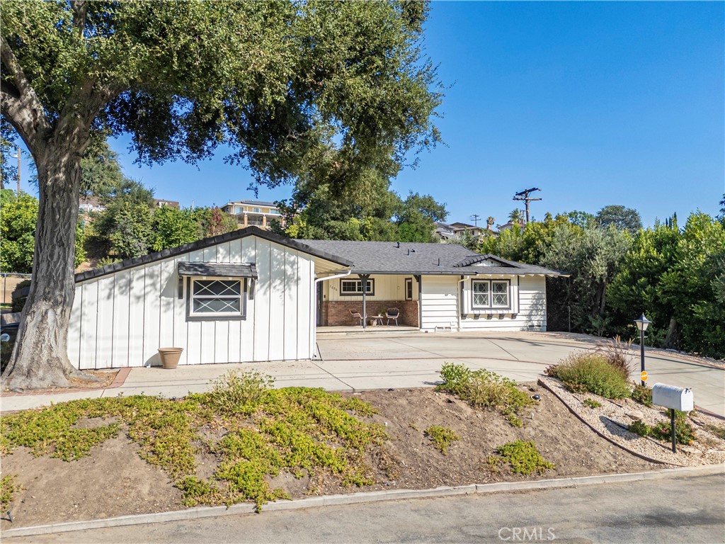 7696 Buena Vista Drive