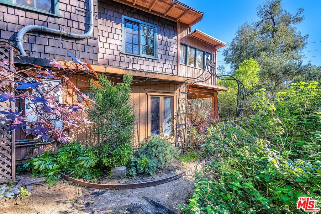 2452 Horse Shoe Canyon Road