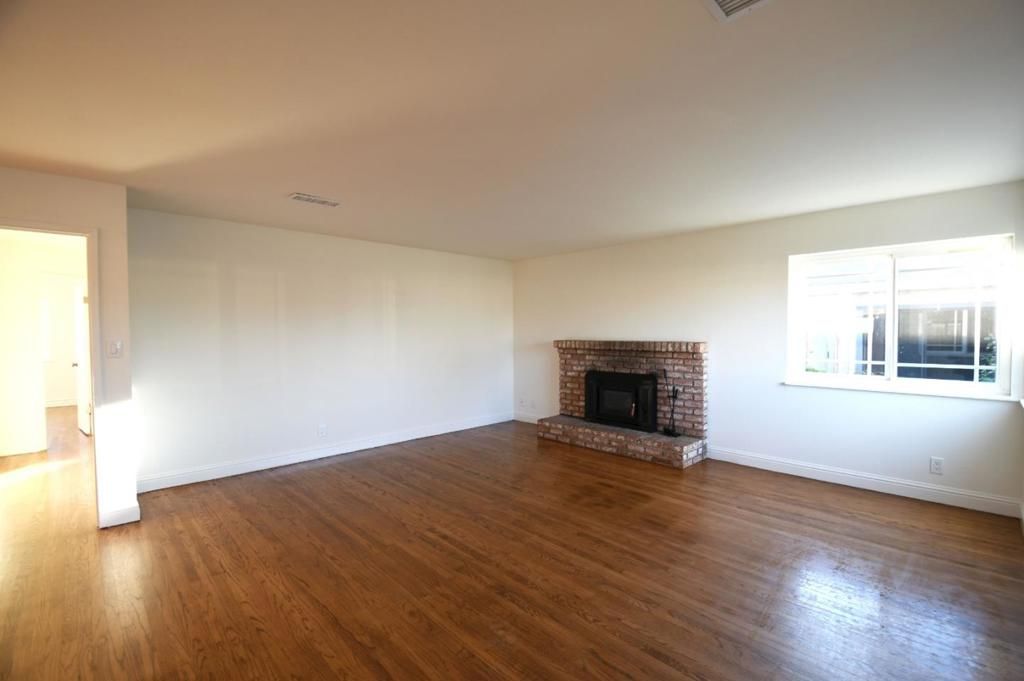Photo of 522 E Alvin Drive, Salinas, CA 93906 (MLS # ML82029747)