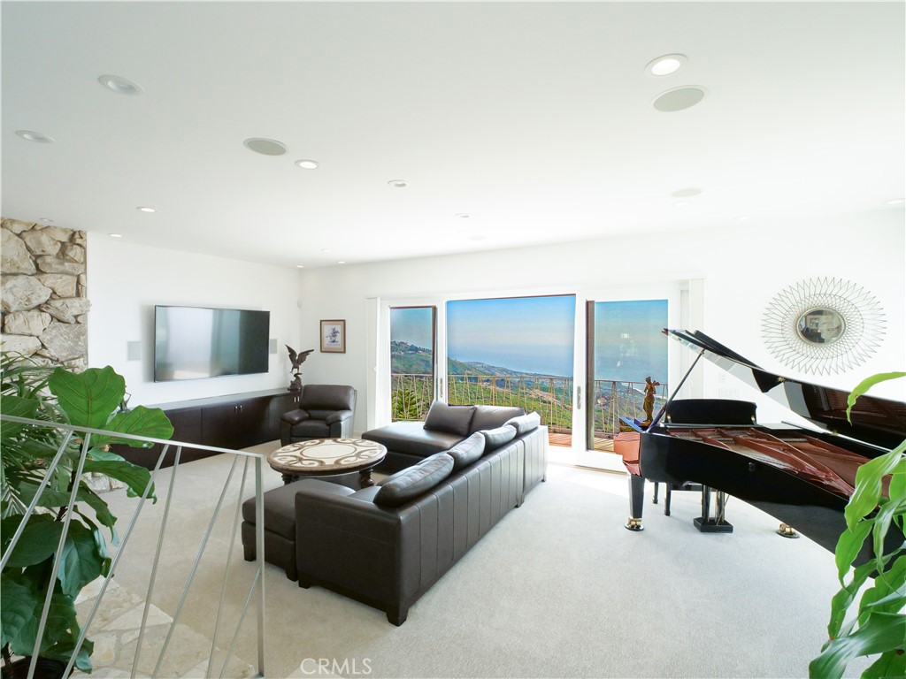 Properties 2 43 Oceanaire Drive