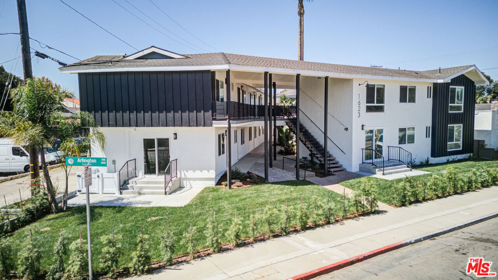 *Move-in Special: Actual rent is $4,400. 1/2 Month Free! Advertised rent takes this into account and shows the net effective rent over a 12-month lease term. Brand New, Spacious, Stylish Lower 3-BR in Old Town Torrance! Step inside this large, fully renovated lower-level 3-bedroom, 2-bath home bright, comfortable, and appointed with luxury-quality materials and refined touches. Modern yet cozy, it's the perfect blend of space, style, and convenience in the heart of Old Torrance. Chef-Inspired Kitchen: Stone countertops, custom cabinetry, stainless steel fridge, range, microwave & dishwasher. Two Spa-Quality Bathrooms: Contemporary fixtures with elegant finishes. Master Suite: Walk-in closet, en-suite bathroom. Wide-Plank Flooring: Warm and sophisticated throughout. Air Conditioning (central!) & New Windows: Control the climate and stay cool! In-Unit Laundry: Private washer & dryer for everyday ease. Private Outdoor Space: Your own area to relax or entertain. Utilities Included: Water, sewer & trash covered. Ultra-Fast Internet: Landlord-provided high-speed internet available for $60/month. Easy Parking: Ample street parking right outside always available. Pet-Friendly: Bring your furry friends along! Located in a boutique 12-unit building, this home is professionally managed by Kape Property Management for worry-free living.