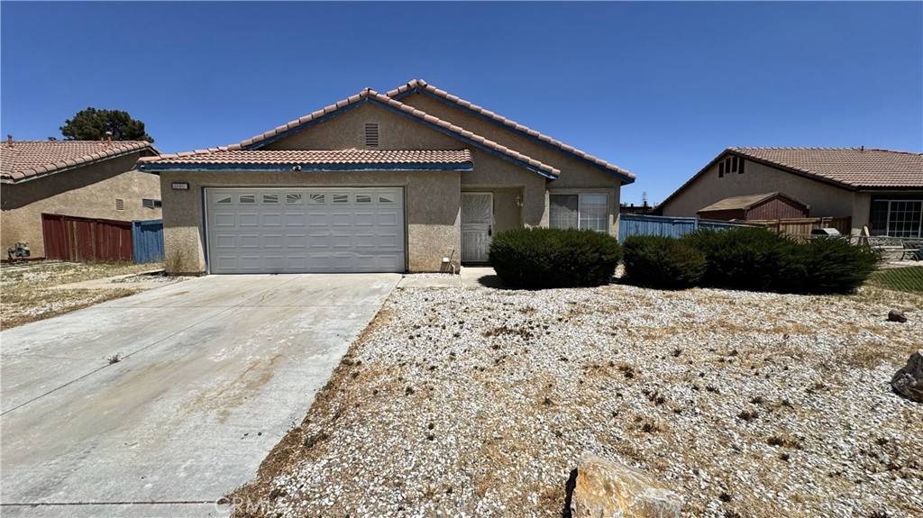 Amazing price under $2,000/month with a spacious backyard, 3 bed / 2 bath, 1500+ sqft. home. Located near Palmdale rd and Hwy 395, and the nearest shopping center. This commuter friendly home is perfect for immediate use, and those that want great monthly rent price, yet be centrally located. Come see this home before it's gone!