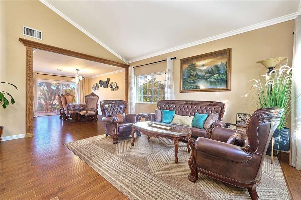 1541 Via Los Bonitos