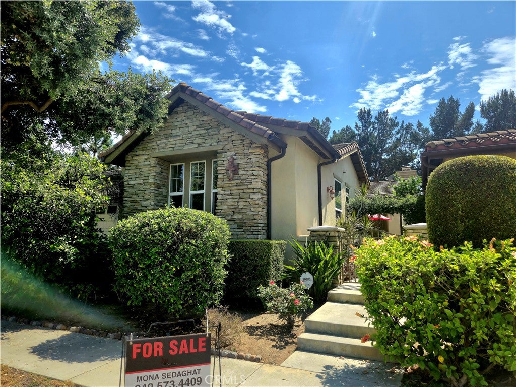 6 Saintsbury, Irvine CA 92602 - Photo 1