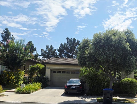 Photo of 6 Saintsbury, Irvine, CA 92602 (MLS # OC26170462)