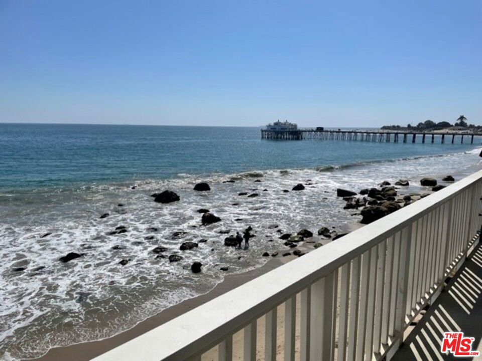 Terrific well-priced hard to find Carbon beach updated unit with private deck and garage. Gorgeous counter tops and stainless steel appliances. Super clean unit with spectacular views. Close to all restaurants and shopping. Come live the Malibu dream. This one won't last!!
