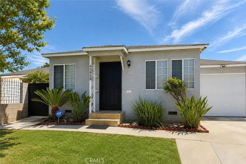 Photo of 4586 W 142nd ST, Hawthorne, CA 90250 (MLS # SB26185673)