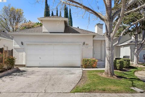 Photo of 735 Timberline Ter Ter, Brentwood, CA 94513 (MLS # 41126375)