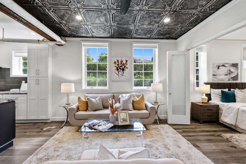 212 Eaton Road 1