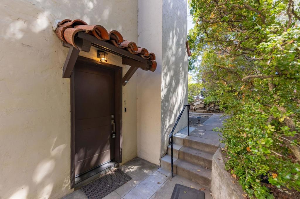 212 Eaton Road 1