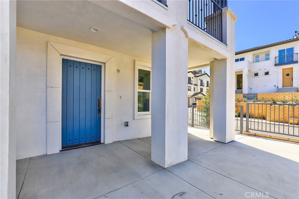 6 Bethpage Lane