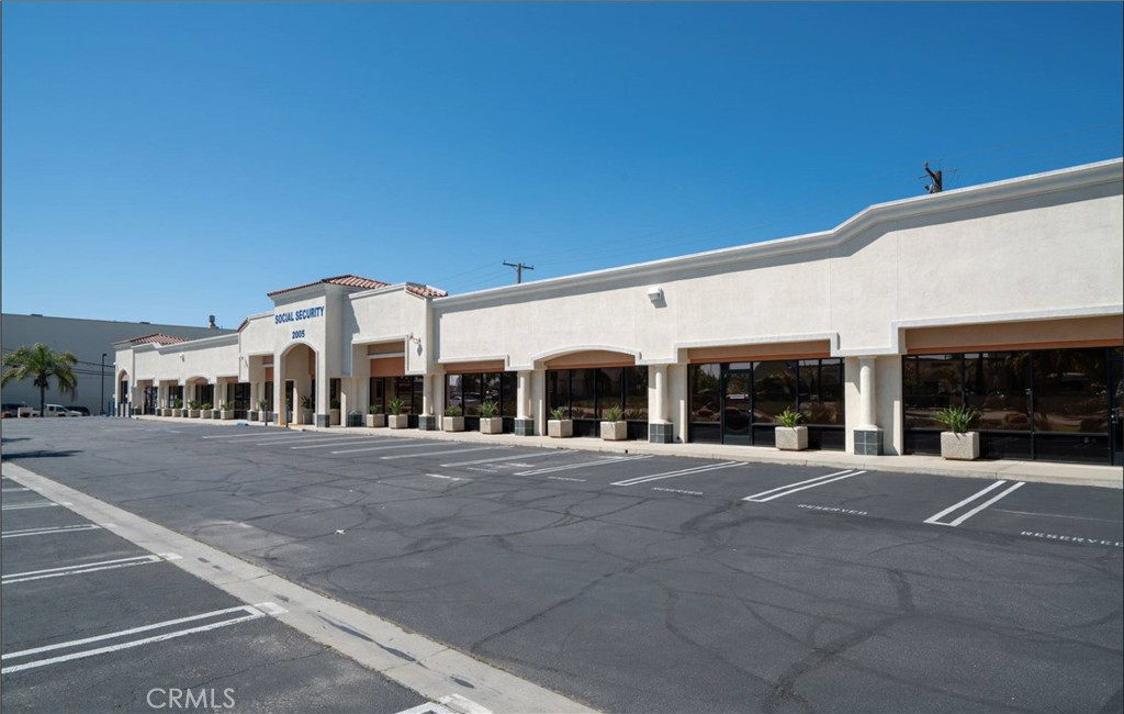 2005 Long Beach Blvd