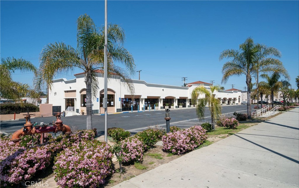 2005 Long Beach Blvd