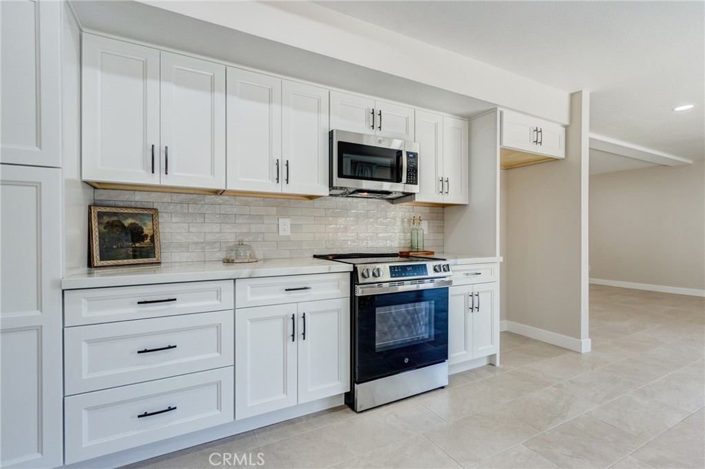 1761 N Coolcrest Avenue