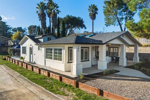 Tiny photo for 143 Vine St, Paso Robles, CA 93446 (MLS # PI26042445)