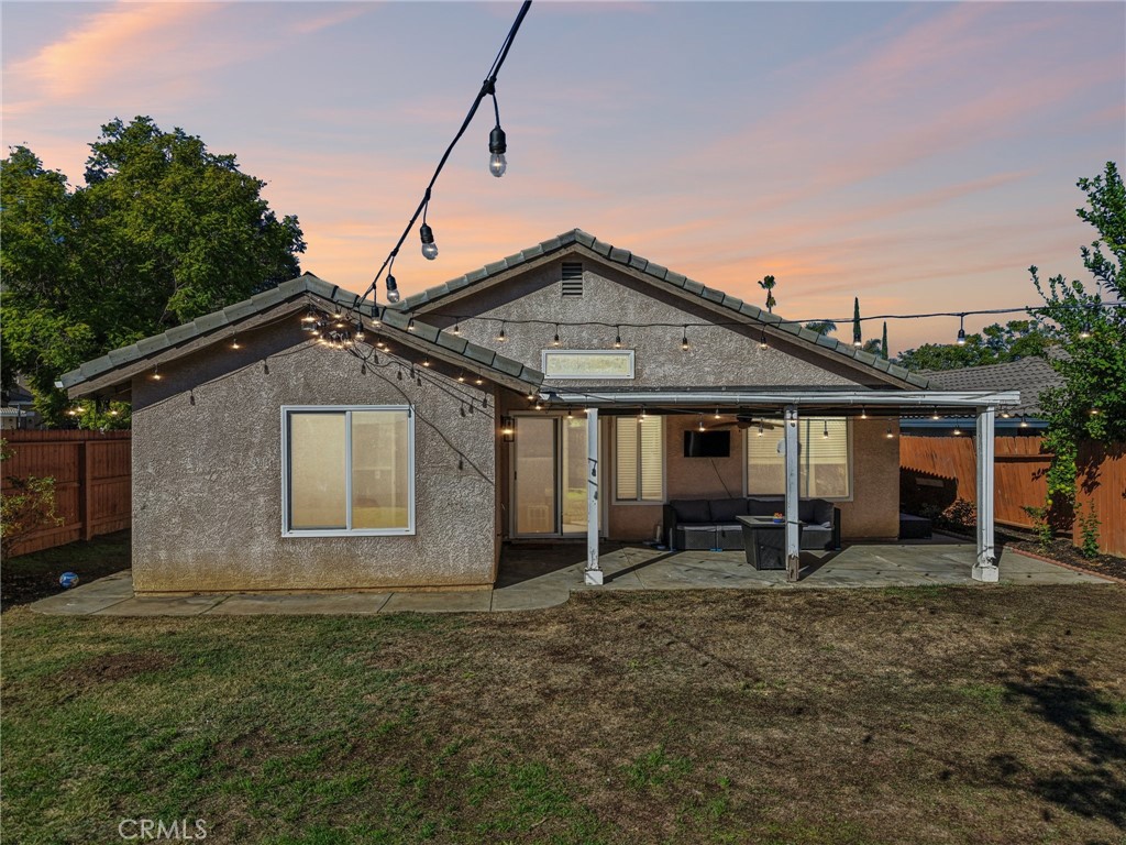 10374 Crossing Green