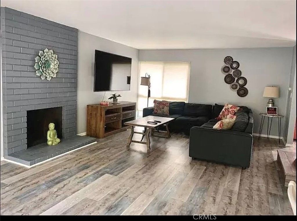 Photo of 5500 Blanco Avenue, Woodland Hills, CA 91367 (MLS # SR25214000)