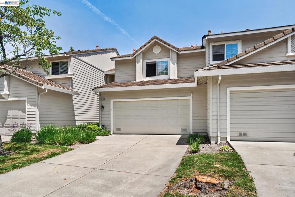 7445 Rolling Hills Cir