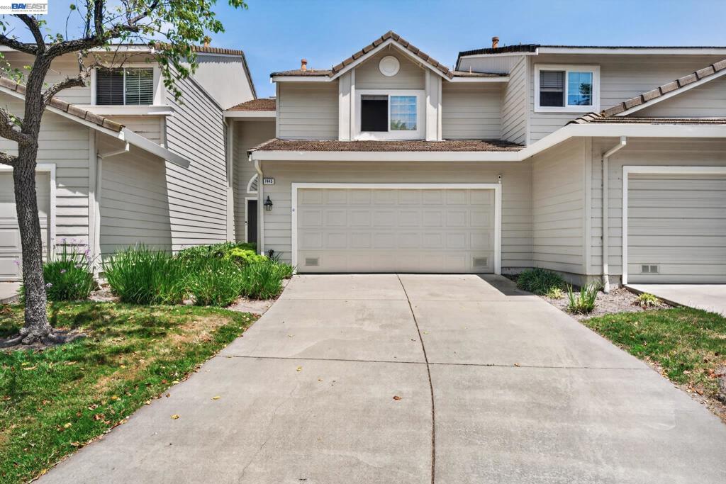 7445 Rolling Hills Cir