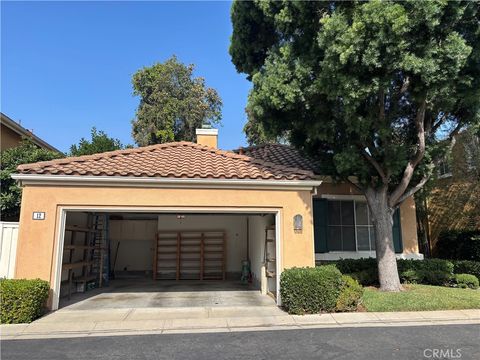 Photo of 12 Le Vanto, Irvine, CA 92606 (MLS # PW25265708)