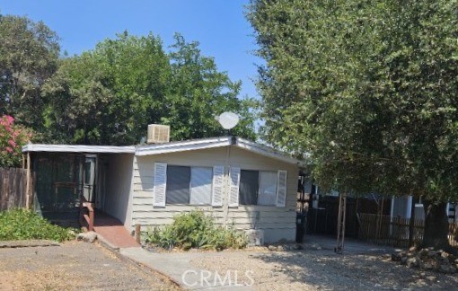 Charming Clearlake Park Mobile Home – Perfect Starter or Investment Opportunity!
Discover this inviting 2 bed, 2 bath mobile home, ideally situated in the heart of Clearlake Park. Freshly painted and featuring brand-new flooring, this home is move-in ready! Enjoy modern comforts with a new mini-split system and some updated fixtures throughout.
Located just minutes from local shopping, medical offices, and outdoor recreational activities, including water sports and parks,
Don’t miss out on this gem – perfect for first-time buyers or savvy investors! Schedule your showing today!