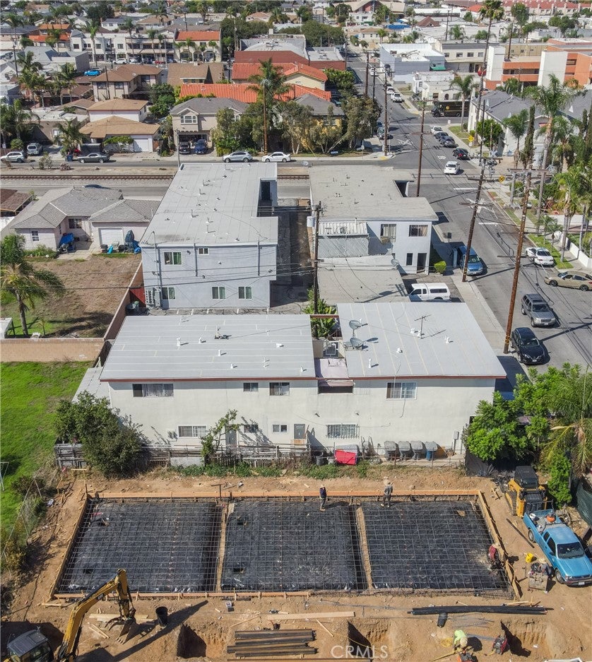 16701 S Berendo