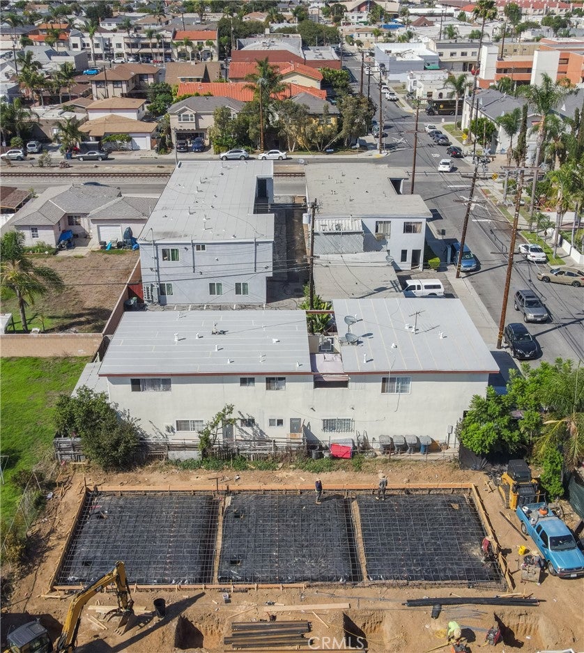 16701 S Berendo
