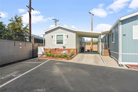 501 Willow Drive, Santa Ana, CA 92703 - MLS#: PW25245932