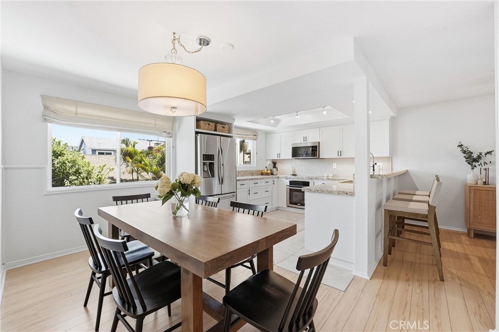 2112 Warfield 9
