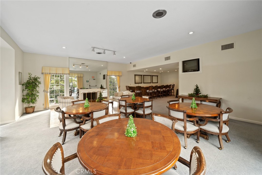 Versailles (VERS) - Residential Lease