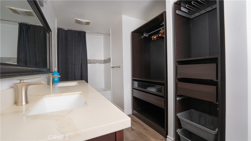 Versailles (VERS) - Residential Lease