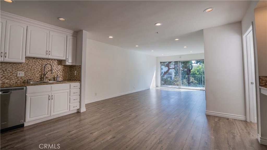 Versailles (VERS) - Residential Lease