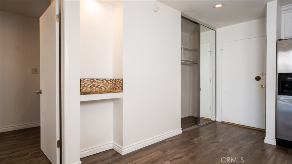 Versailles (VERS) - Residential Lease