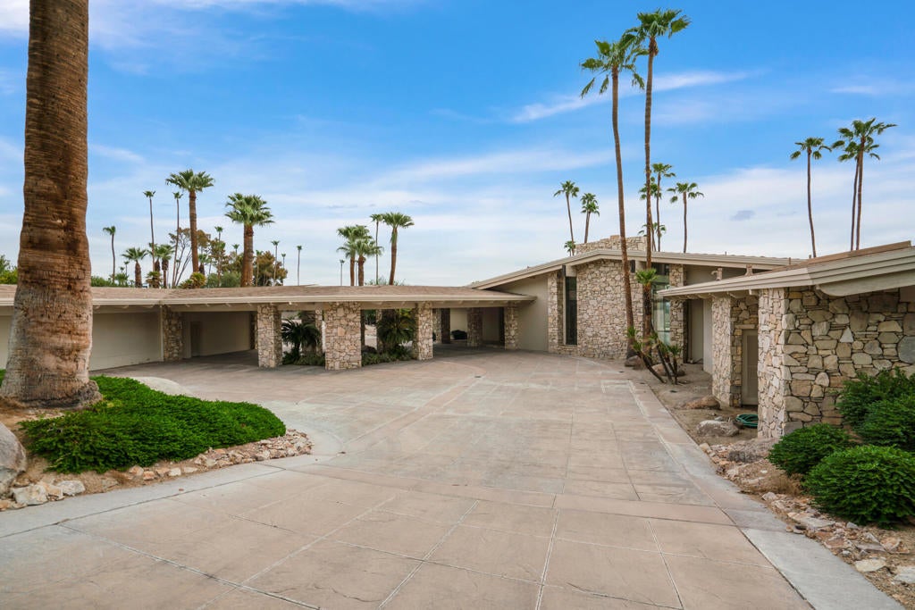 925 W Coronado Avenue