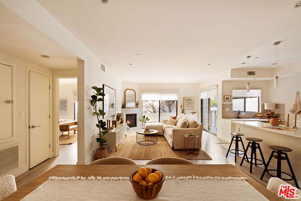 Photo of 11811 Kiowa Avenue #103, Los Angeles, CA 90049 (MLS # 26636531)