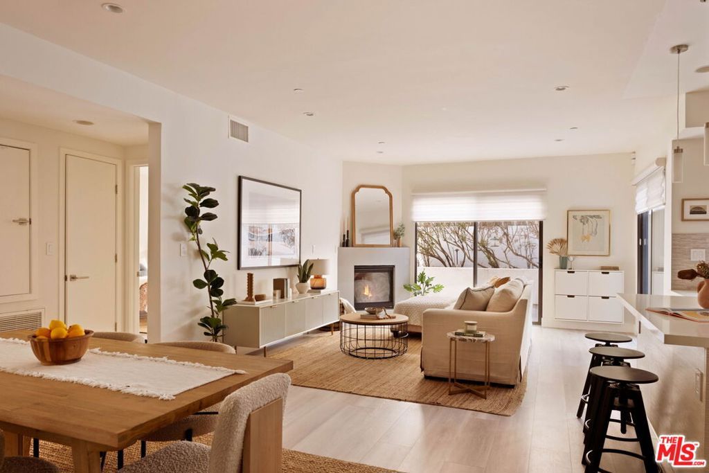 Photo of 11811 Kiowa Avenue #103, Los Angeles, CA 90049 (MLS # 26636531)