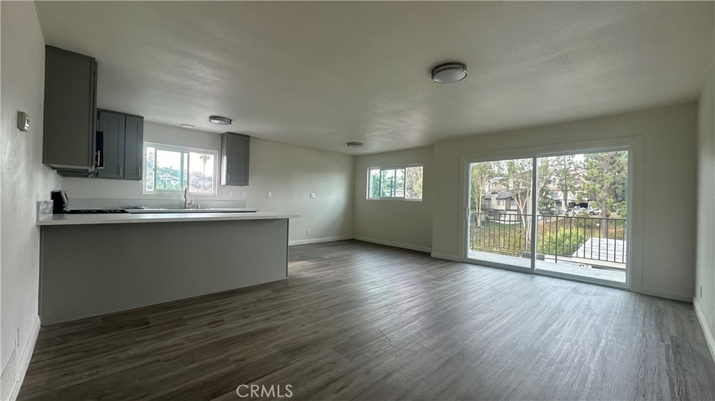 Newly renovated 2-bedroom, 2-bath unit in Alhambra offers the perfect mix of suburban calm and city convenience. The unit includes two designated parking space, access to an onsite laundry room, and utilities for water and trash are covered. Close to dining options, Alhambra Golf Course, and Almansor Park, this location puts everything within reach. Section 8 is accepted. Contact us today to schedule a viewing and make this your new home.