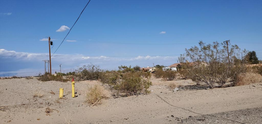 Looking for a great investment property opportunity? This is a large corner lot and is located in a residential area surrounded by homes, making it perfect for building your dream home or starting a new project. Don't miss the potential Salton City has to offer!