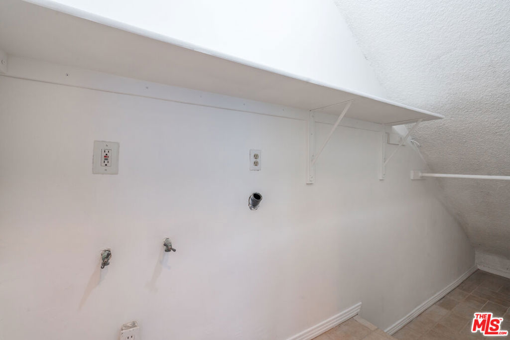 OCEAN STRAND - Residential Lease