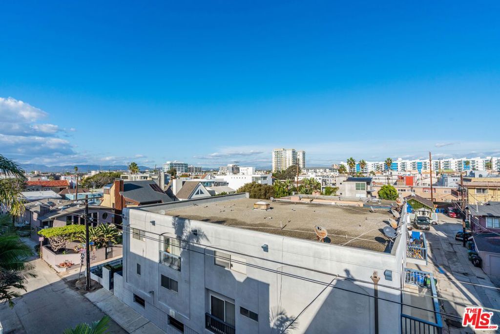 OCEAN STRAND - Residential Lease