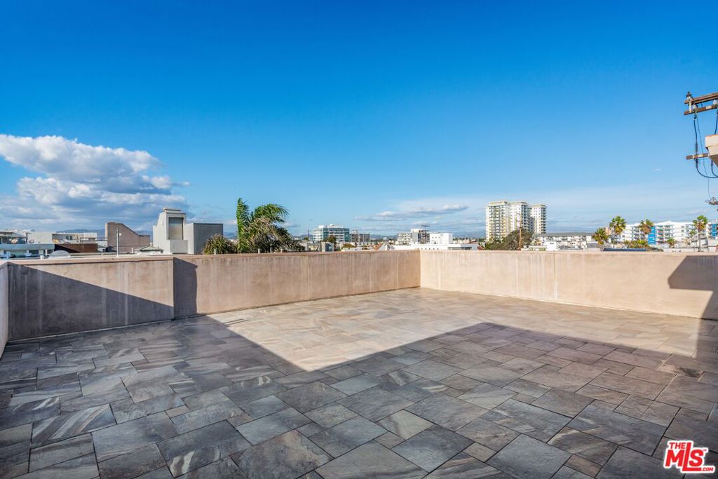 OCEAN STRAND - Residential Lease
