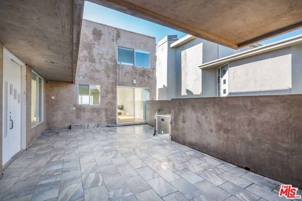 OCEAN STRAND - Residential Lease