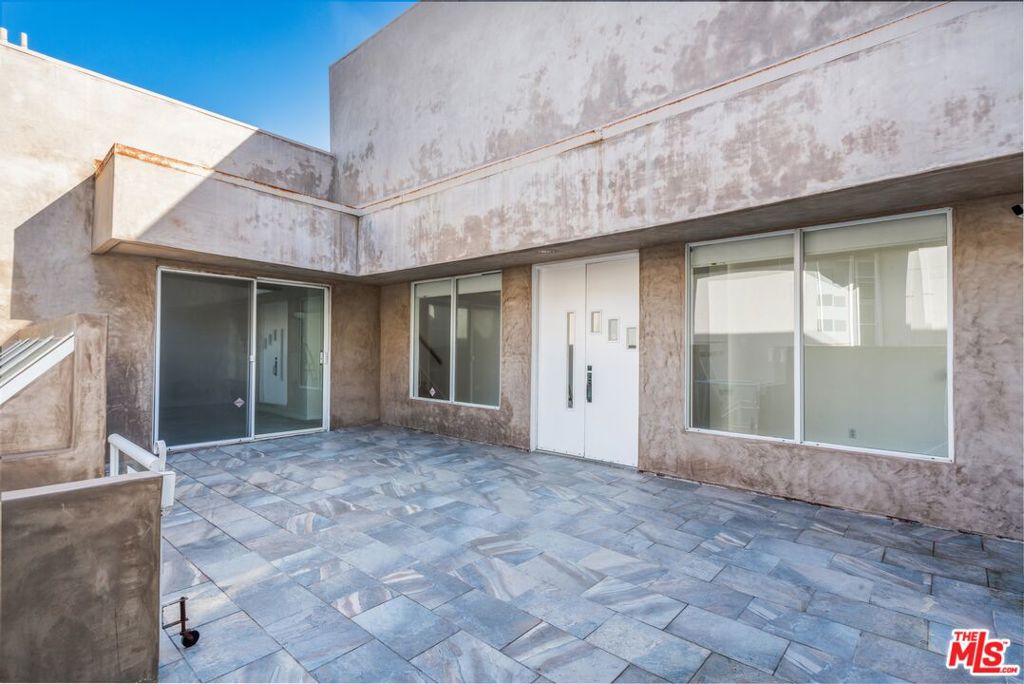 OCEAN STRAND - Residential Lease