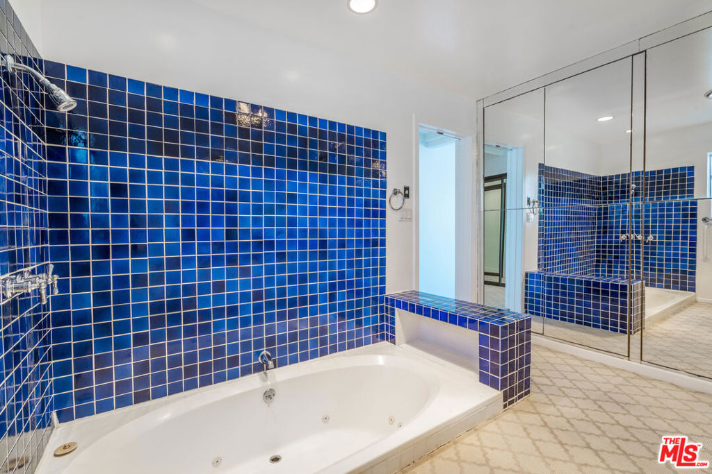 OCEAN STRAND - Residential Lease