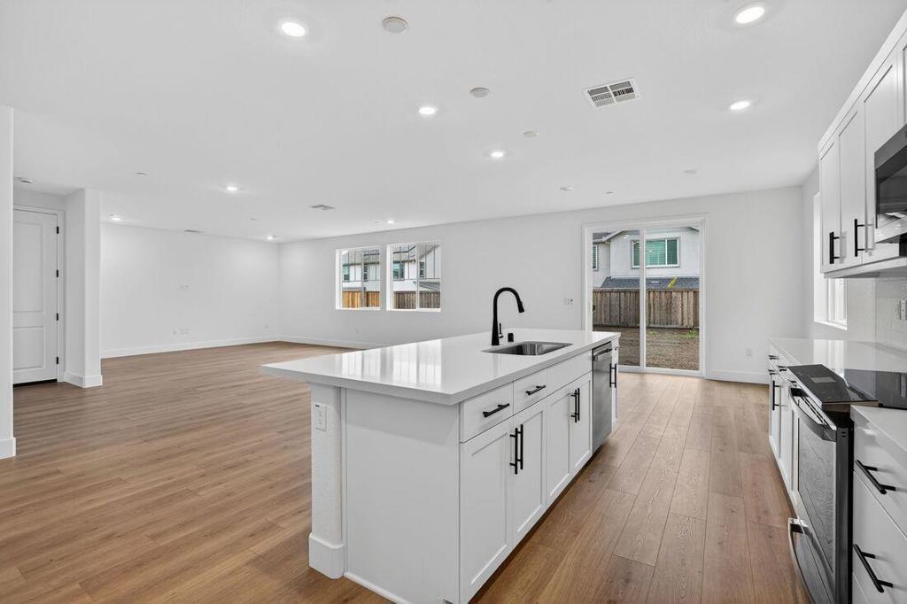 196 Golden Gate Lane
