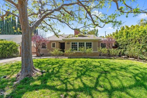 Photo of 15224 Weddington Street, Sherman Oaks, CA 91411 (MLS # P1-25301)