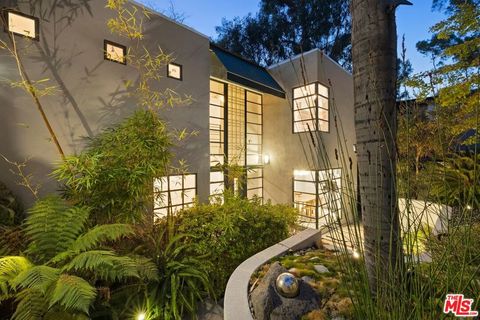 2477 Canyon Oak Drive Los Angeles CA 90068